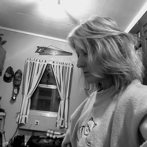 Meet your Posher, Cindy - Picture 1 of 1